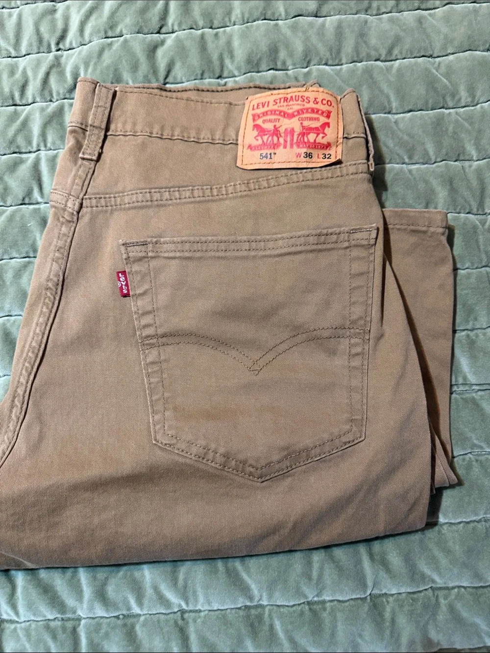 Levi's 541 36x32 tan relaxed-fit jeans with red tab